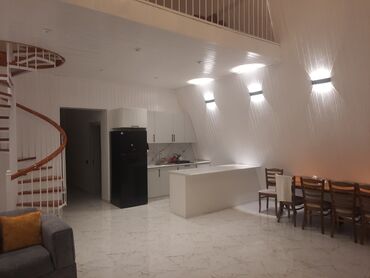 Bağ evlərinin kirayəsi: A-Frame üslublu bağ evi və həyət məkanı - Geniş, hasarlanmış həyət — 3