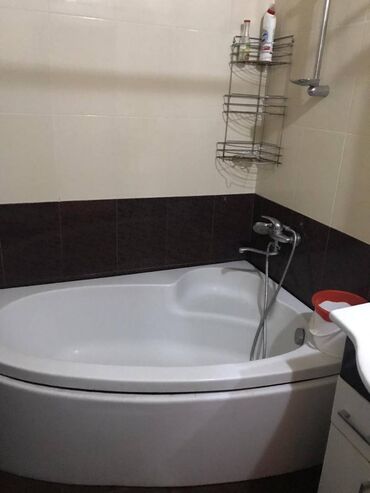 Uzunmüddətli kirayə mənzillər: Binəqədi rayonu 9-cu mikrarayonda leyla sadliq evine yaxin 18 — 16