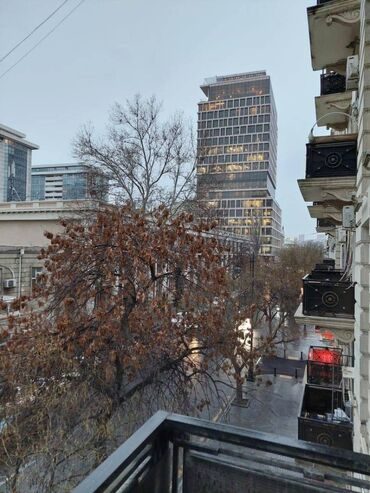 gencede ayliq kiraye evler 2022: 28 May metrosunun yanında, düz LANDMARK binasının yanında — 2 otaqlı