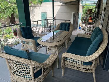 столы стулья в аренду: Комплект стол и стулья Для кафе, ресторанов, Новый
