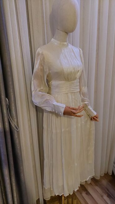 белые платья для девочки: Zərif ağ rəngdə, yüngül parıltılı midi don. 69 azn,whatsaap 051 449 89