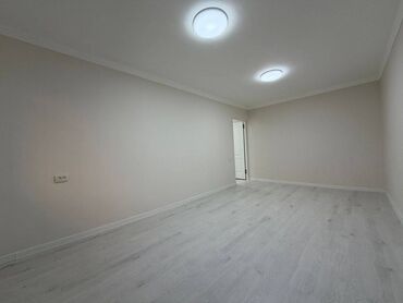 сдаю 1 комнатную квартиру в микрорайоне: 1 бөлмө, 32 кв. м, 104-серия, 1 кабат, Евроремонт