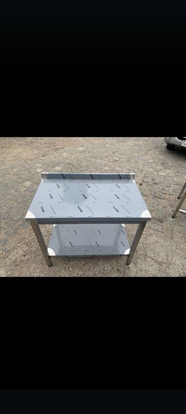 Havalandırma sistemləri: Qırmızı rəngdə olan bu havalandırma sistemi, ofis və ya kommersiya — 8