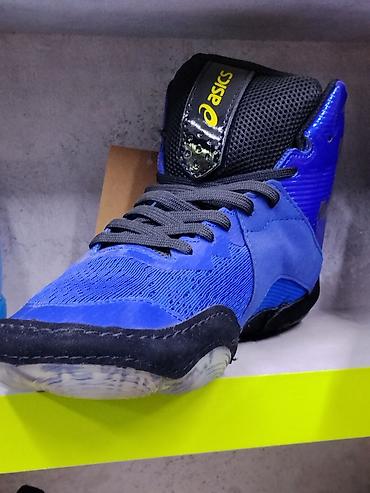 Кроссовок ASICS (модель для единоборств/борьбы). - Назначение: зал