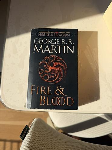Məhsul: Kitab – George R. R. Martin, “Fire &Blood” Təsvir: -