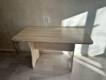 стол кухонный белорусская мебель: Кухонный Стол, цвет - Бежевый, Б/у