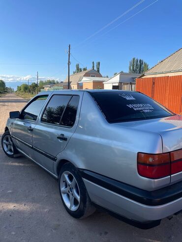 авто бу в рассрочку от частного лица: Volkswagen Vento: 1996 г., 1.8 л, Механика, Бензин, Седан
