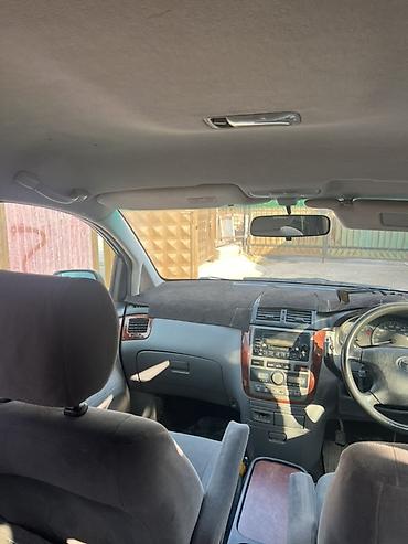 2 4 д: Toyota Ipsum: 2002 г., Автомат, Бензин, Минивэн — 4