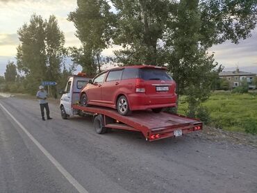 машина для мороженое: Гидроманипулятору менен, Көтөргүсү менен, Сынган платформасы менен