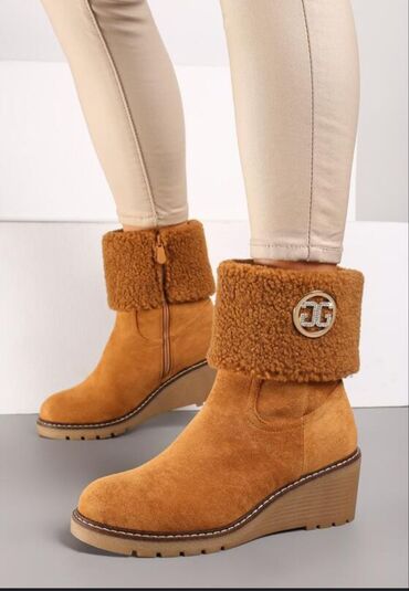 ugg crne cizme: Gleznjace
36-41