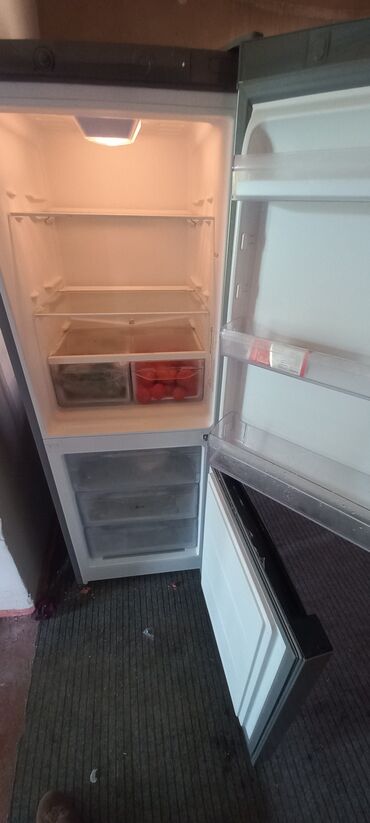 холодилник: Б/у Двухкамерный Indesit Холодильник Продажа, цвет - Серый