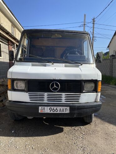 мерседес 210 уневерсал: Легкий грузовик, Mercedes-Benz, Стандарт, Б/у