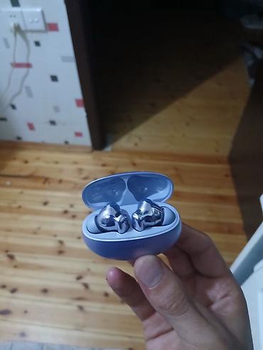 huawei freebuds 7i: Huawei FreeBuds (gümüş güzgü effektli qulaqlıq başlıqları) – kompakt — 3