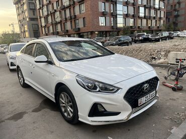 Легковой транспорт: Сдаю в аренду: Легковое авто, Под такси