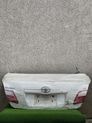 Крышки багажника и комплектующие: Крышка багажника Toyota, Б/у, Оригинал