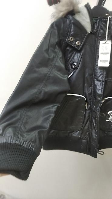 Демисезонные куртки: Утипленная куртка для повседневной носки, выполненная в черном цвете — 4