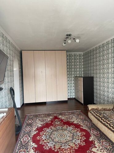 квартиру частный дом: 1 бөлмө, 30 кв. м, 105-серия, 5 кабат, Косметикалык ремонт