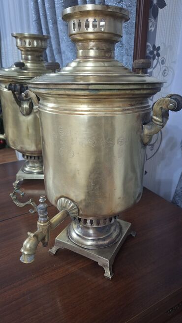 Qədim samovarlar: Antik samovar 10litr– “İvan Batashev, Tula” istehsalı.18medalı var. - — 2