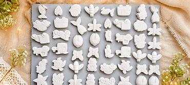 oyuncaq maşın şəkilləri: 📦 Böyük Dəst:✨ 10 ədəd sehrli gips fiqur🎨 12 ədəd canlı və parlaq — 5