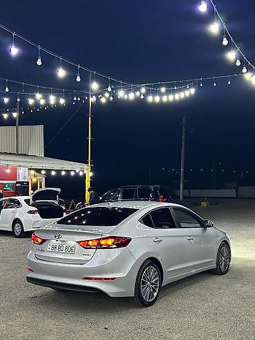 Hyundai: Hyundai Elantra: 1.6 л | Седан — 2