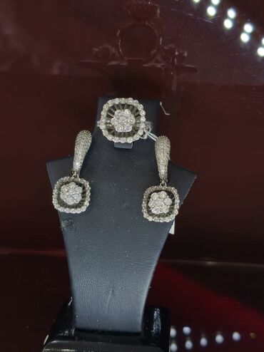 Zərgərlik dəstləri: Dəstə daxildir: Kulon, Boyunbağı, Muncuq, Gümüş, 925 Əyar — 4