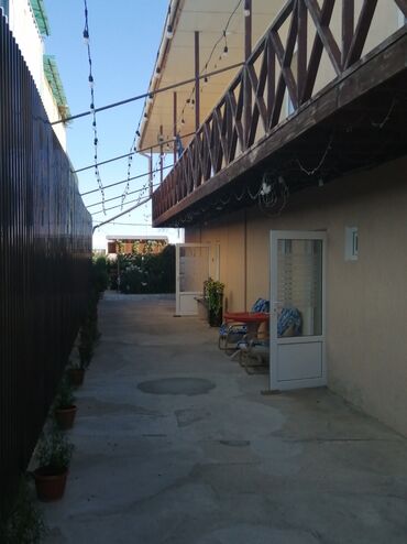 Отели и хостелы: Продаю гостевой дом 2-х этажный 450кв.м в Чон-Сары-Ой(15 минут на авто — 26