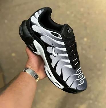 Patike: Svi modeli po 2850 din
br 36 do 46 — 7