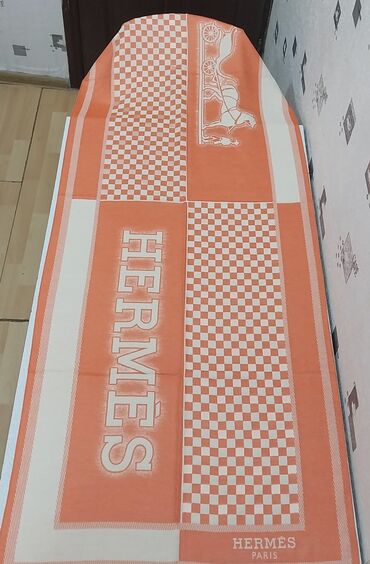 Digər aksesuarlar: Hermes şərfi, xanımlar üçün, təzədir, keyfiyyətlidir. Model: Hermès — 2