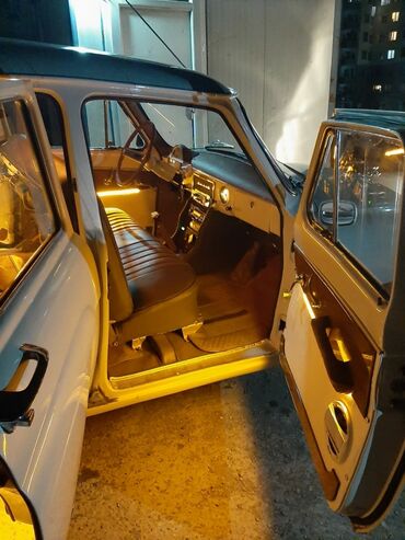 QAZ: QAZ 21 Volga: 2.4 l | 1960 il 5000 km Sedan — 12