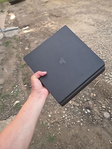 хвох сериес с: PlayStation 4 Slim oyun konsolu Poçtla yollaya bilərəm isdənilən — 1