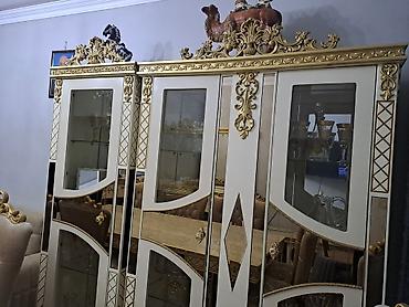 divar skaflari: Klassik üslubda vitrinli bufet - Material: MDF üzəri yüksək — 1