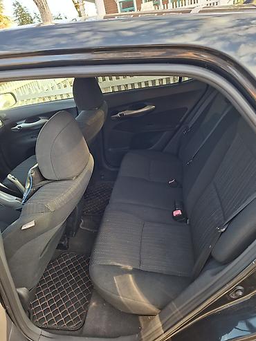 09 maşın: Toyota Auris: 1.4 l | 2007 il Hetçbek — 10