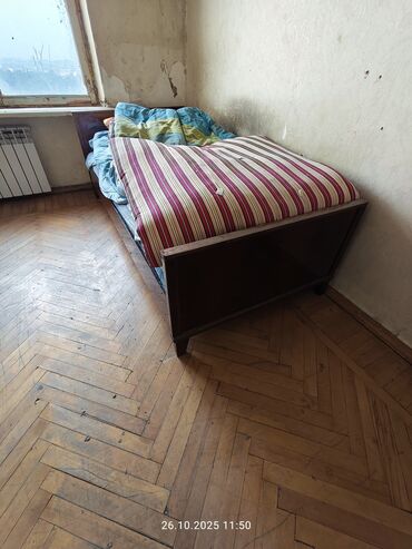tek adamliq kravatlar: İşlənmiş, Təknəfərlik çarpayı, Bazasız, Matras ilə, Siyirməsiz