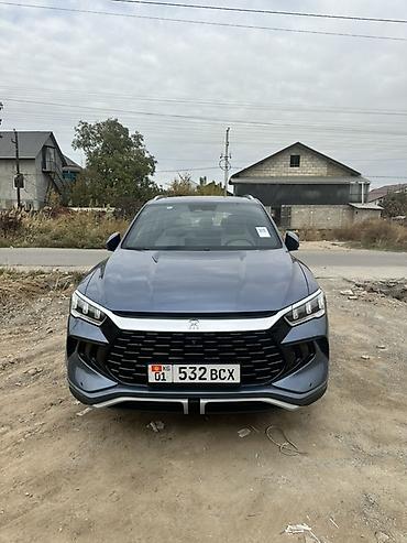byd qin plus салон: BYD Song Pro: 2023 г., Гибрид, Кроссовер — 2