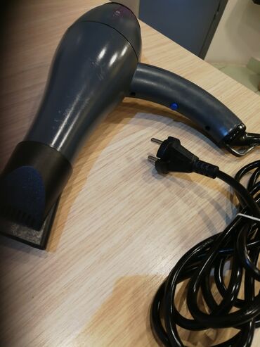 Fenovi za kosu: Fen Singer za kosu 2000w. Ima usmerivač vazduha. Ispravan provereno — 8