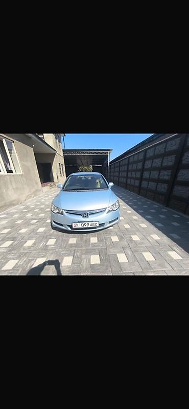 два авто: Honda Civic: 2007 г., 1.3 л, Автомат, Гибрид, Седан — 1