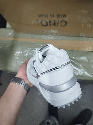 Patike: Guess patike NOVO Novo Brojevi 36 do 41 fb Moja Kupovina 1 april — 4