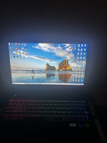 Digər noutbuklar və netbuklar: Intel Core i5, 8 GB, 15.6 "