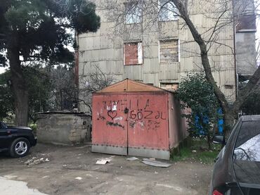 Qaraj satılır: Nesimi rayonu 4 mkr-da Ecemi metrosuna yaxınQaraj arendaya verilir
