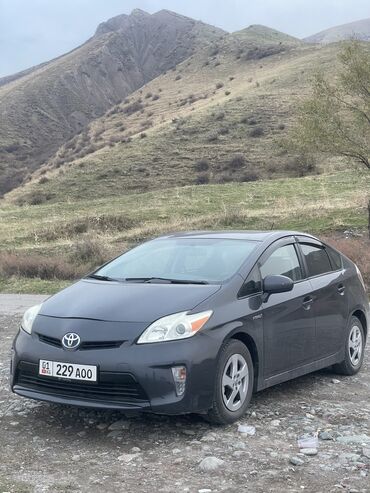 авто в рассрочку электромобиль: Toyota Prius: 2013 г., 1.8 л, Вариатор, Гибрид, Хетчбек