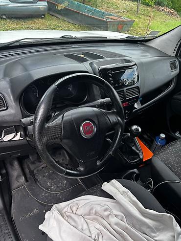 Fiat: Fiat Doblo Benzin+metan. Karoserija i prostor za teret: - Zatvoreni — 5