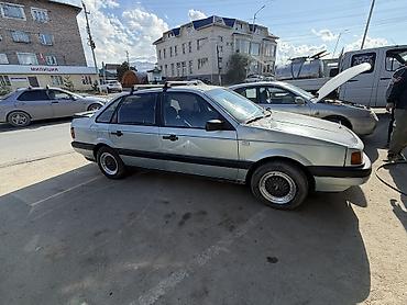 Транспорт: Volkswagen Passat: 1992 г., Механика, Бензин, Седан — 1