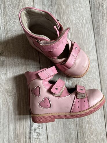 Детская обувь: Обувь ортопедическая в отличном состоянии размер 25