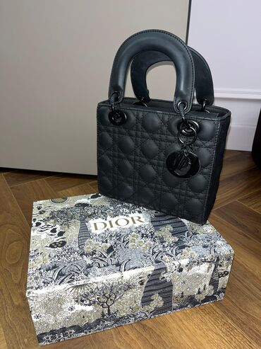 сумка для авто: Продаю сумочку Dior