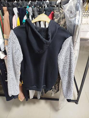 geyim kişi: Qiymət. 70 AZN endirim olinacaq Hoodie – Blue Rose markası — 2