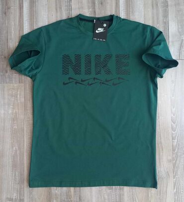 Majice: M-2xl
1400 na lalafo.rs — 19 Majice: M-2xl
1400 — 19