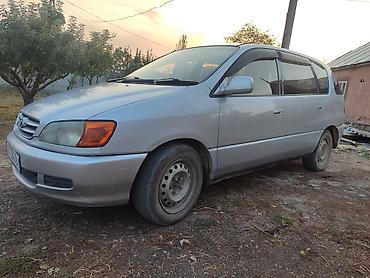 солдатики фит: Toyota Ipsum: 2000 г., Автомат, Бензин, Минивэн — 2