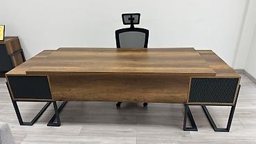 Ofis mebeli: Mebel dəsti – ofis üçün modern “loft” üslubu Tərkib: - Geniş direktor — 1
