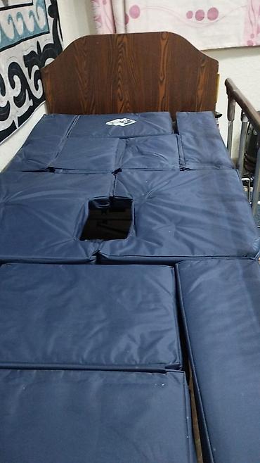 Медицинская мебель: Кровать медицинская, коляска пр-во германиЯ, 25000 у кровати подъем — 3