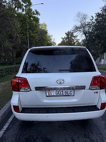 Продажа авто: Toyota Land Cruiser: 2015 г., 4.6 л, Автомат, Бензин, Внедорожник — 7